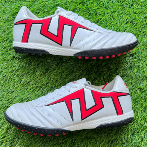 발에 착 감기는 자유로움 TLSS 택티션 가오 TF 풋살화
