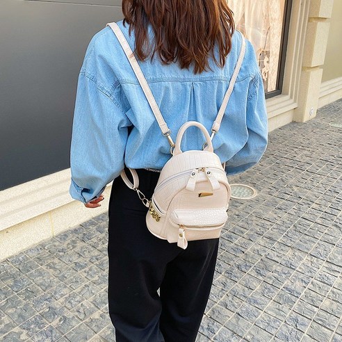2021 슈퍼 핫 쇼핑 패션 리벳 미니 백팩 여성용 악어무늬 소프트 가죽 가방