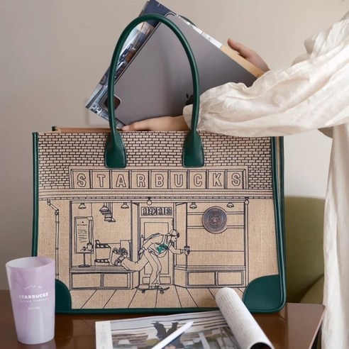 봄날의 설렘을 담은 스타벅스 쇼퍼백과 함께!