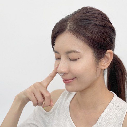 바디로운 코골이 비강확장기는 코골이 개선에 효과적인 의료용 교정기입니다.