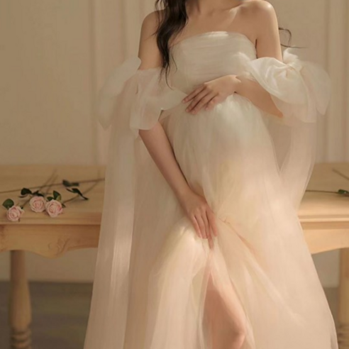 만삭의 빛나는 순간을 포착하는 만삭 촬영 유색 드레스