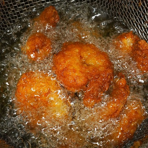 매콤짭짤하고 크리스피한 칵테일새우의 매혹적인 맛과 바삭함