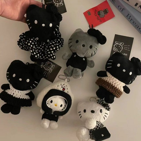 어둠 속에 빛나는 매력, 블랙 키티 키링의 재발견 블랙키티