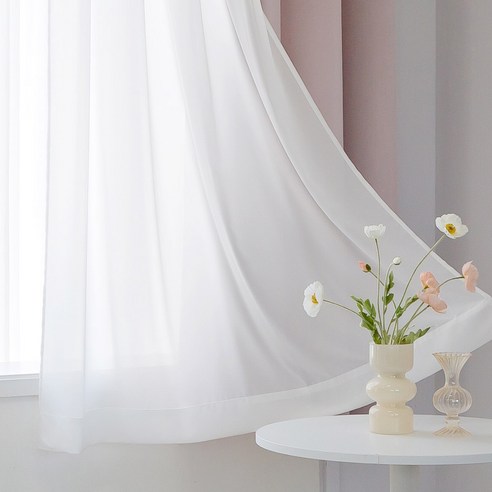 실용성과 미를 모두 갖춘 핑크 커튼