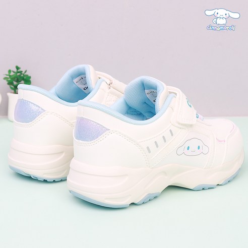 아이들의 안전과 편안함을 최우선으로 한 산리오 캐릭터 운동화