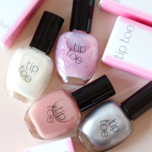 칙칙한 손톱은 이제 안녕! 팁토우 네일 폴리쉬로 완성하는 나만의 개성 팁토우네일