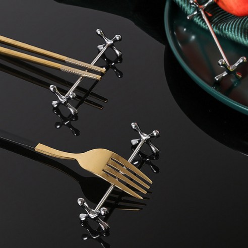 덤벨 수저받침: 식탁에 위트와 품격을 더하는 특별한 디자인