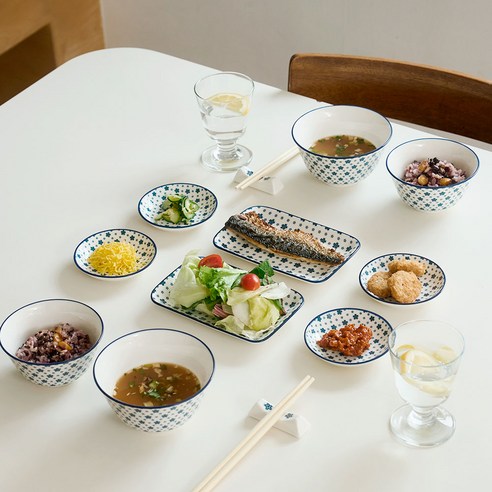 로얄포드 무띠 그릇세트: 당신의 식탁을 빛낼 우아한 선택