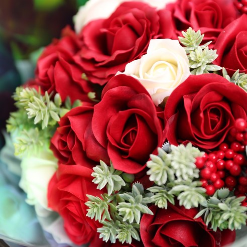 진짜 같은 아름다움과 영원한 사랑의 표시: 이지플 조화 비누꽃 영원한 사랑 장미 꽃다발