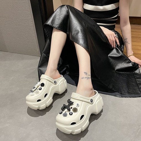 편안함과 스타일이 어우러진 여름의 필수품