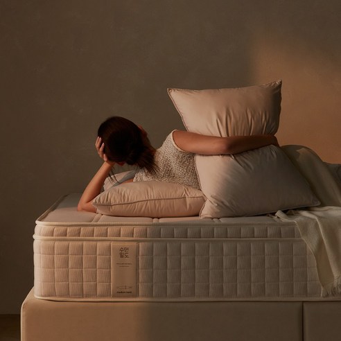 허리 통증으로 잠 못 이루는 밤, 이제 안녕! 진짜 편안함을 찾아줄 매트리스