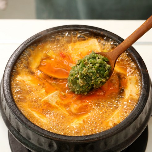 맛있고 건강한 조림 요리의 완성