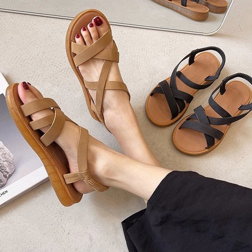 편안함과 스타일이 만나는 발편한 쿠션 스트랩샌들