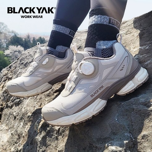편안함, 통기성, 내구성을 갖춘 다목적 블랙야크 트레킹화