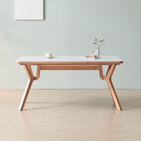 가족과 친구들의 소중한 순간을 더욱 기억에 남게 하는 라로퍼니처 밀러 식탁