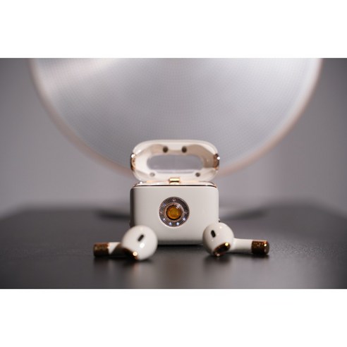 이색적인 디자인과 뛰어난 기능을 갖춘 사운드몬스터 CLESSIDRA 이어폰