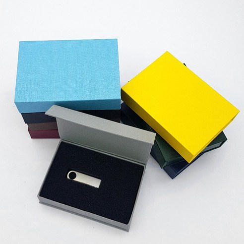 세련된 블랙 USB 케이스로 스타일과 실용성을 동시에