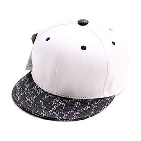 아이들의 개성을 돋보이게 하는 스타일리시하고 편안한 아동 스냅백