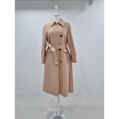 캐시미어로 따뜻하면서도 슬림한 실루엣을 연출할 수 있는 핸드메이드 코트