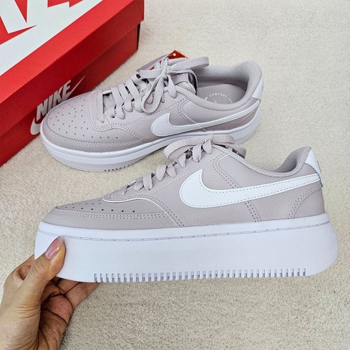 편안한 착화감과 활동성을 겸비한 여성용 키높이 운동화