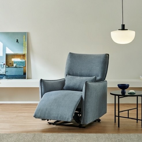 지친 하루를 위로하는 나만의 아늑한 영화관, 한샘 클레이 패브릭 전동 리클라이너 소파