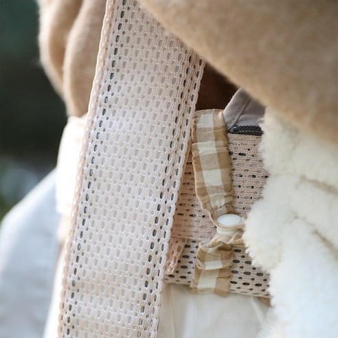 아기띠 워머 커버 신생아 유모차 가리개 바람막이 겨울 뽀글이는 따뜻하고 편안한 제품으로 국산 제조이며 겨울용으로 사용 가능한 상품입니다.