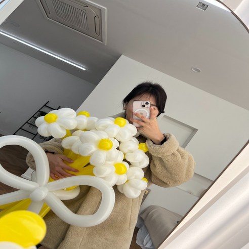 10,000원에 판매되는 DIY 풍선꽃다발로 당신의 행사나 공간을 화려하게 장식하세요.