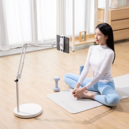 침대 옆 영화관 완성! 니케 태블릿 거치대로 삶의 질을 높여보세요.