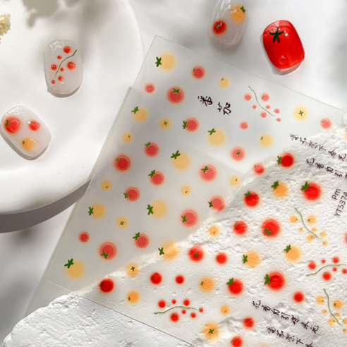 1분 완성! 토마토 네일 스티커로 상큼한 여름 네일을 즐기세요.