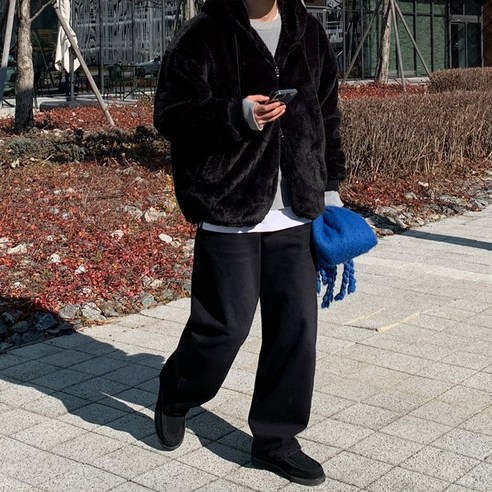 스타일리시한 디자인과 편안한 착용감을 동시에 즐길 수 있는 제품