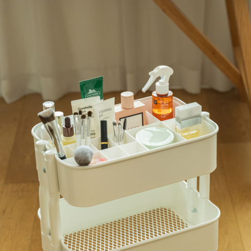 좁은 공간, 깔끔한 수납! 이케아 트롤리 맞춤 수납함으로 육아 공간 효율을 높여보세요.