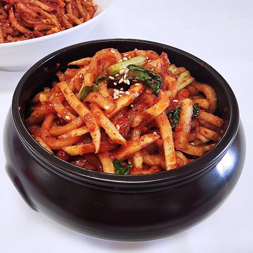 [시골마당] 비빔밥에 어울리는 전라도 무생채 국내산, 2kg, 1개 부추김치2kg Best Top5