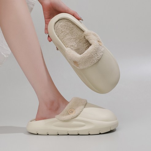 겨울철 편안함과 따뜻함을 위한 락키홈즈 털 슬리퍼