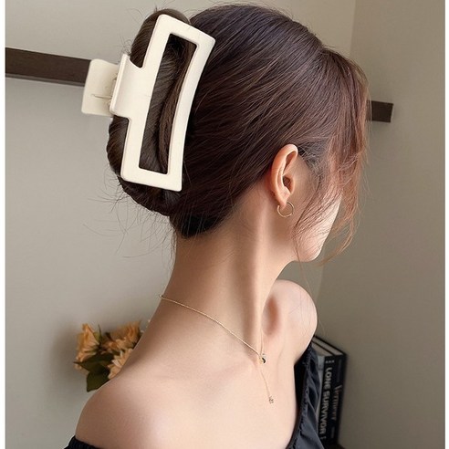 답답한 머리, 이제 안녕! 스타일과 편리함을 한 번에 잡아줄 마법 같은 헤어핀 세트 플로라밤비 답답한 머리, 이제 안녕! 스타일과 편리함을 한 번에 잡아줄 마법 같은 헤어핀 세트 플로라밤비