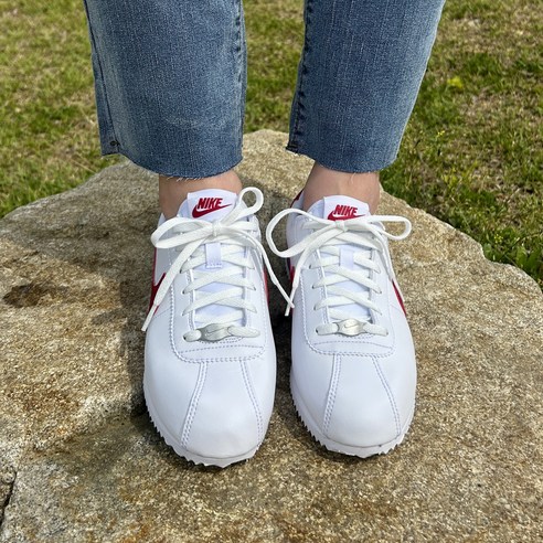 데일리룩 고민 종결템! 나이키 코르테즈 화이트 레드, TTBLISS 키링으로 개성 UP!