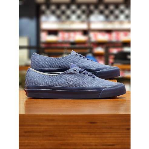 반스 어센틱 One Piece VN0005UCC96 스니커즈