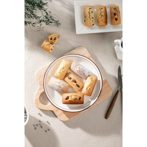 이브레드 휘낭시에 반죽으로 쉽고 맛있게, 나만의 황금빛 구움 과자를 완성하세요.