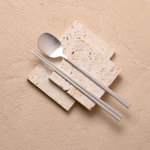 품격과 건강을 담은 선물, 한국도자기 리한 노아 은수저 세트