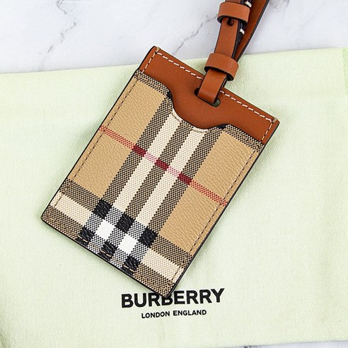 버버리 체크 로고 프린트 카드 홀더 8073976 (선물포장 x) [ 명품 여자 남자 선물 여자친구 남자친구 기념일 남성 실용적인 남친 여친 ]
