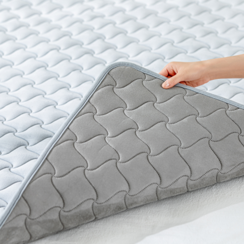 경동나비엔 탄소매트는 카본매트의 최고제품으로 EMF 인증을 받아 안전성을 입증하며, 세탁 가능하고 발열 효과가 우수하며 3년의 품질보증이 제공되는 제품입니다.