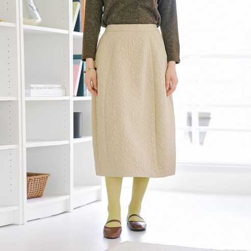 전통과 현대의 매력이 조화로운 [돌실나이] 항아리 치마