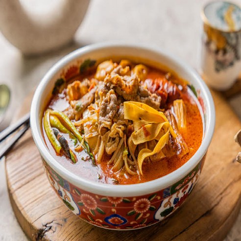 집에서 즐기는 정통 마라탕의 깊은 풍미, 한성마라탕 마유유 찐 마라탕 밀키트 순한맛