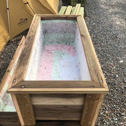 좁은 베란다를 싱그러운 정원으로 바꾸는 마법, 튼튼방부목 원목화분!