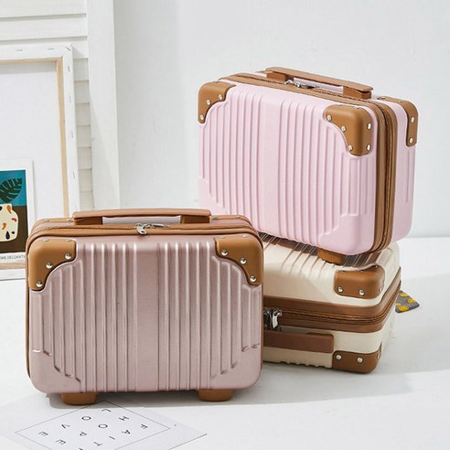 추억을 담는 작은 공간, 레트로 레디백과 함께 떠나는 특별한 여행 2박3일캐리어