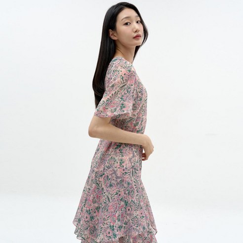 하늘같이 가볍고 우아한 쉬폰 원피스로 여름의 여신으로 거듭나세요