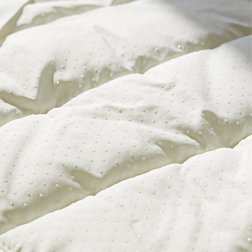 미끄럼 방지와 편안함을 제공하는 루아베 워싱 침대패드 고정밴드형으로 평온한 수면을 경험하세요.