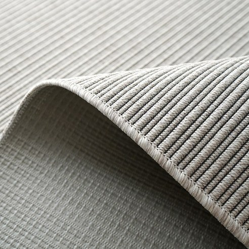 모던함과 실용성을 겸비한 고급 사이잘룩 러그