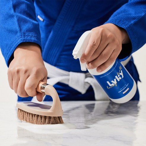 라키 다목적 세제로 찌든 때와 물때 걱정 없이 깨끗한 일상을 되찾으세요.