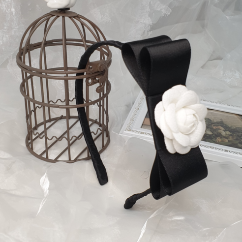 "나만의 작은 사치" : 까멜리아 헤어밴드로 완성하는 특별한 하루 샤넬헤어밴드