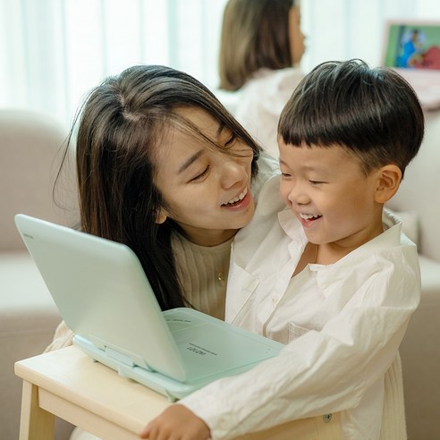 휴대하기 편리한 DVD 플레이어